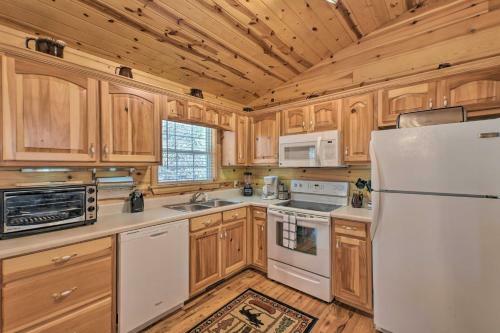 Pet-friendly Mountain Cabin With Ramp Access!
