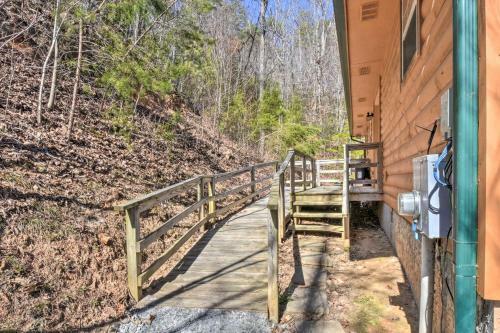 Pet-friendly Mountain Cabin With Ramp Access!