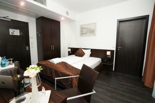 The Atrium Hotel