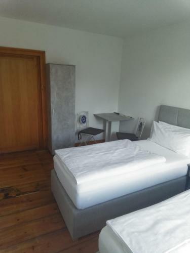 Hostal Pension-f�rstenberghavel Sans Rival