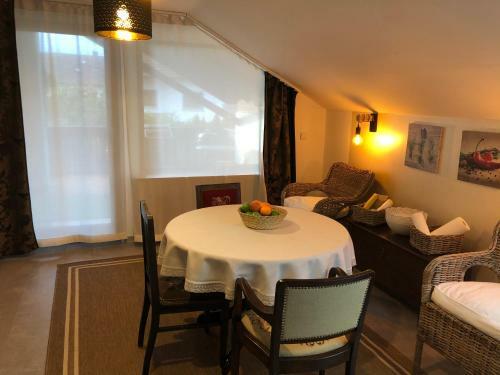 Apartamento Gem�tlich Wohnen In Messen�he, Feenzian