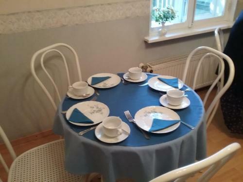 Hostal Poska Villa Guesthouse