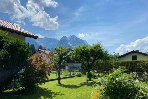 Haus Mit Wundersch�nem Ausblick Und Garten