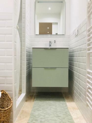 Apartamento Cocon Douillet Face � La Mer de Cagnes Sur Mer