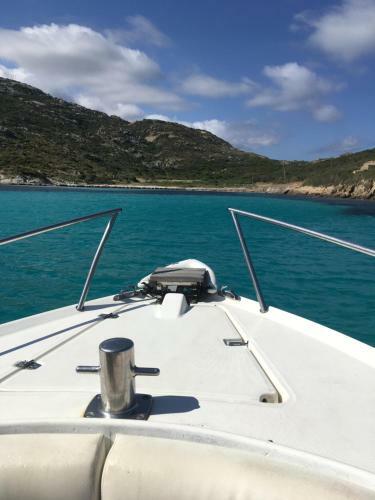 Les Galets Bleus De Calvi