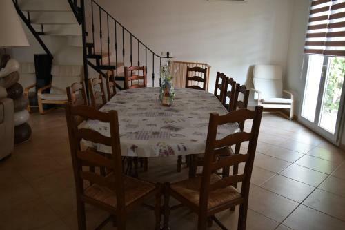 Villa Class�e 4 �toiles Avec Piscine Et Boulodrome
