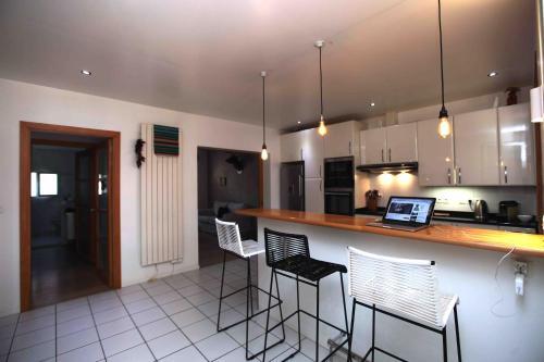 Deluxe And Luminous Apartment Front Of The Sea