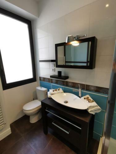 Villa Bagatelle Carqueiranne With Its Pool