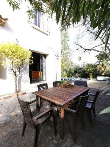 Villa Bagatelle Carqueiranne With Its Pool