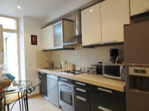 Apartamentos First Floor 15 Rue Notre Dame With Vast Terrace