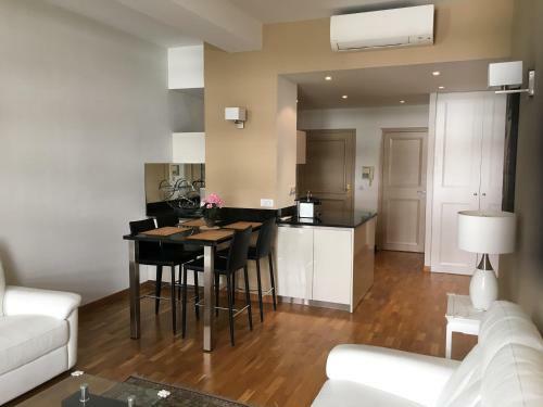 Apartamento Golden Triangle 2br/2ba