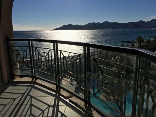 Cannes Apartment With Balcony And Sea View