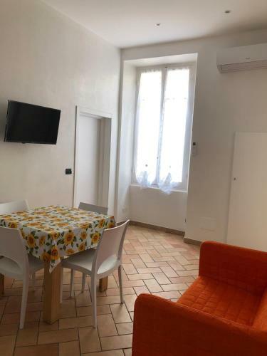 Apartamento Bilocale In Centro A 100m Dal Mare - Aautsv12669