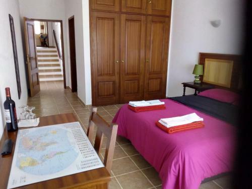 Hostal Rustic Villa Guesthouse