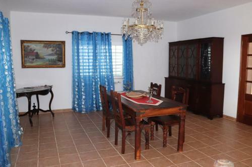 Hostal Rustic Villa Guesthouse