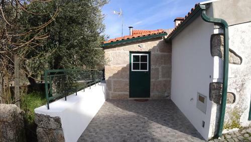 Casa R�stica T2 Com Salamandra E Cozinha - Seia - Serra Da Estrela - Casa Do Loureiro II