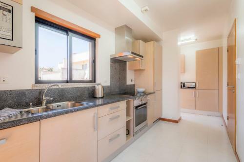 Bayluz Apartment, Pool, Beach , Tennis, Wifi, Aircon