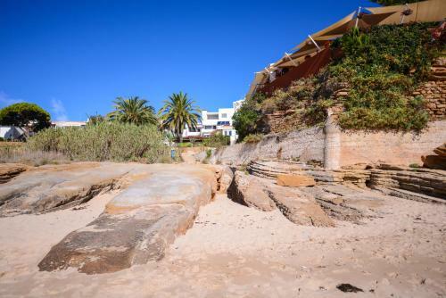 The Fantastic Beach House Of Luz