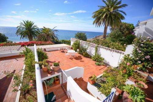 The Fantastic Beach House Of Luz