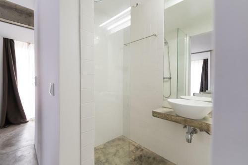 Fran Pacheco 39 (Downtown Apartment)