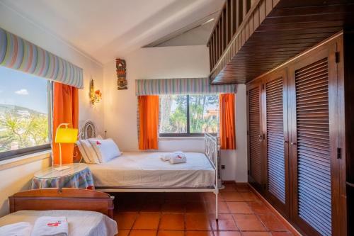 Rent4rest Sesimbra 4bdr Ocean View And Private Pool Villa
