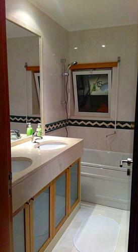 Oceanview Duplex Shared Pool & Beach Sesimbra