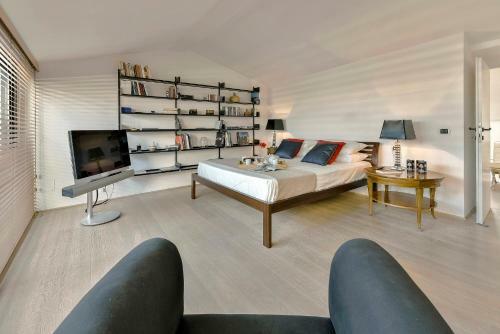 An Amazing Apartment In Oltrarno