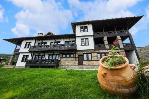 Leshten Hotel