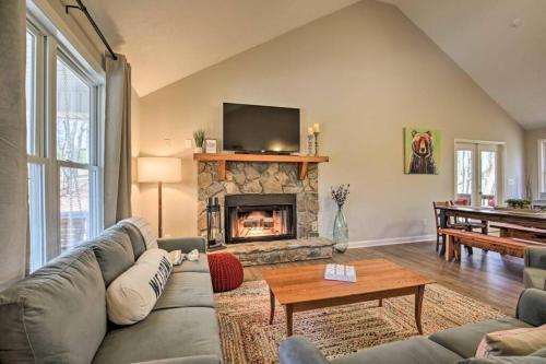 Less Than 3 Miles To Downtown With Firepit