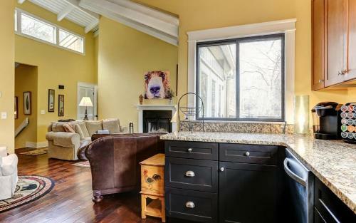 Golden Bear Condo