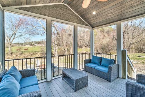 Splendid Tiny Home Fire Pit About 2 Mi To Lake!