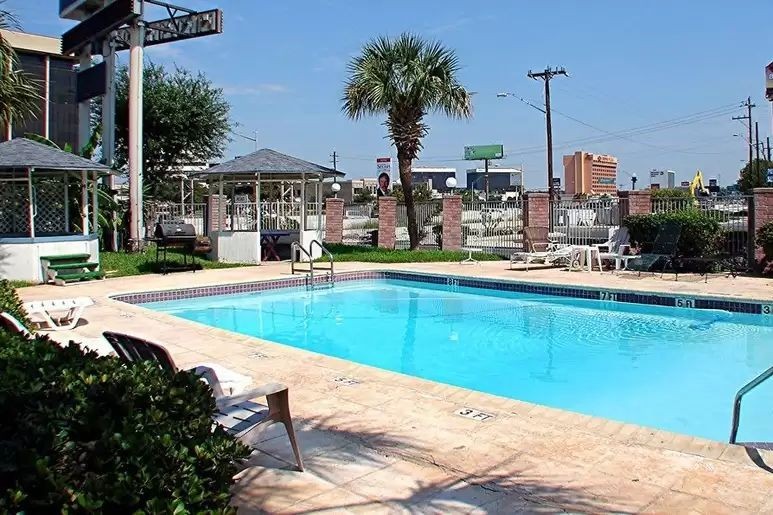 Town House Airport Motel