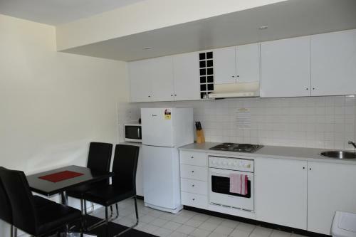 Aparthotel North Melbourne Serviced Apartment