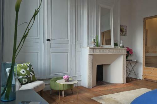 Hostal Maison De Ma�tre Elegia
