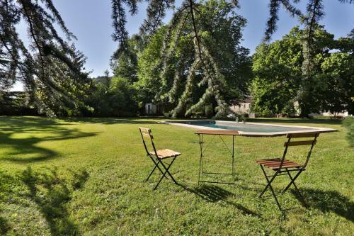 Hostal La Chapelle Aux Acacias