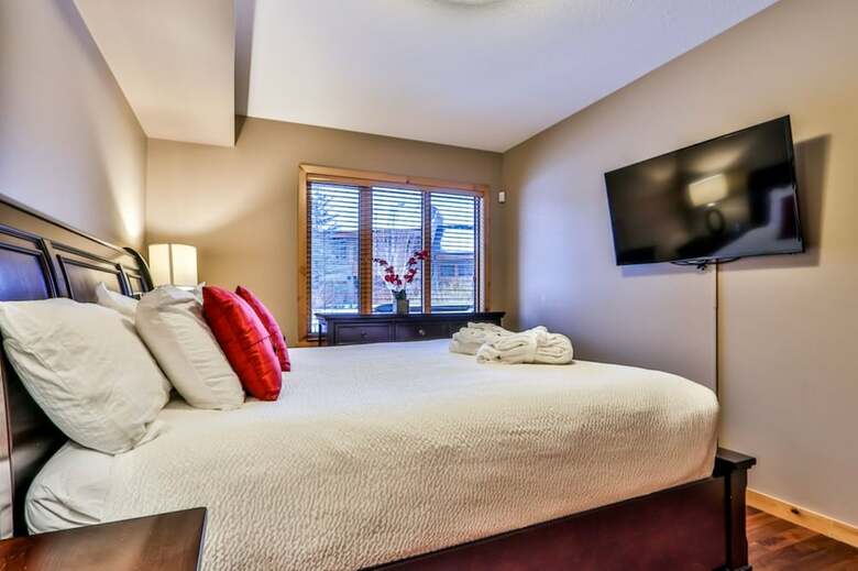 Aparthotel Spring Creek Vacations - Rundle Cliffs Lodge