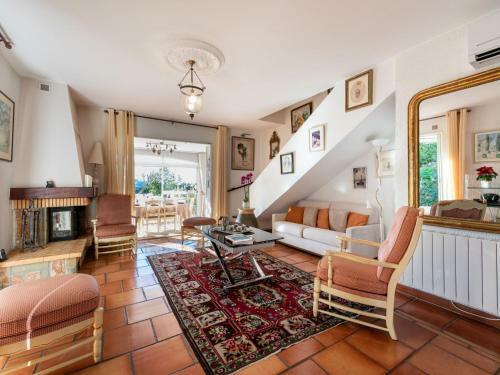 Holiday Home Castel Haussmann-3