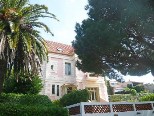 Holiday Home Castel Haussmann-3