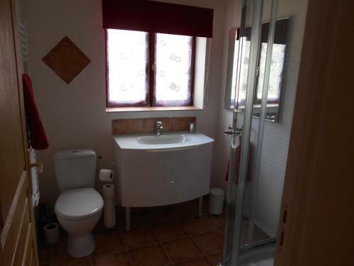 Rural Spacious Bungalow With Pool