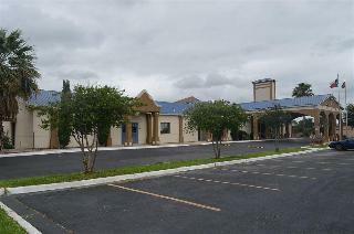 Summit Inn Hotel & Suites