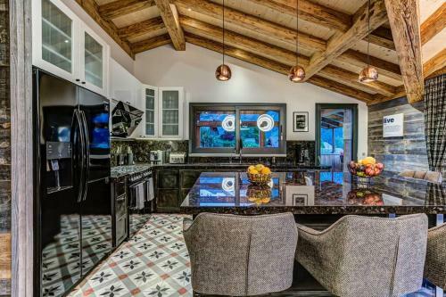Chalet Rock And Roll