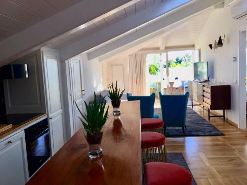 Apartamento Mansarda Con Terrazza E Idromassaggio