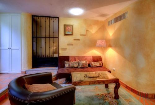 Hostal Lifepath Center