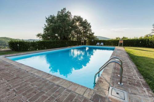 Tuscan Style Apartment, Shared Pool