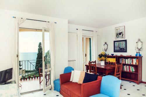 Seaview Apartment In The Old Town