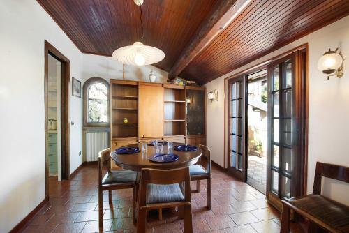 Lake View Apartment