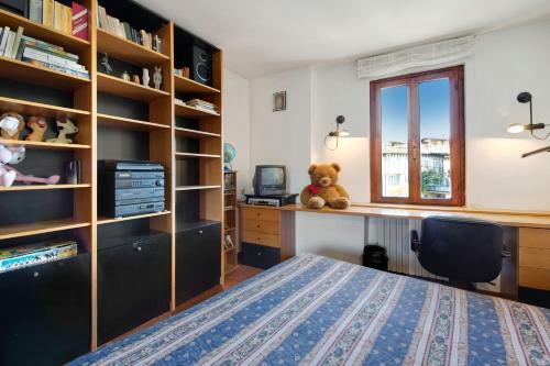 Lake View Apartment