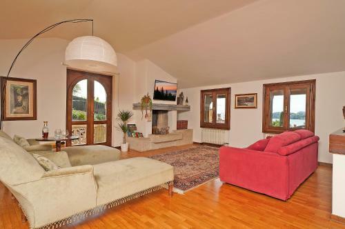 Valle Fiorita 42 - Lake View Apartment
