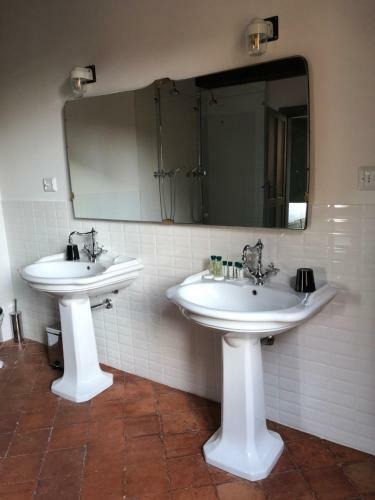 Hostal La Locanda Di Grazzano Visconti