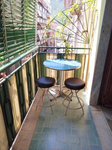 Hostal Vesuvio Rooms